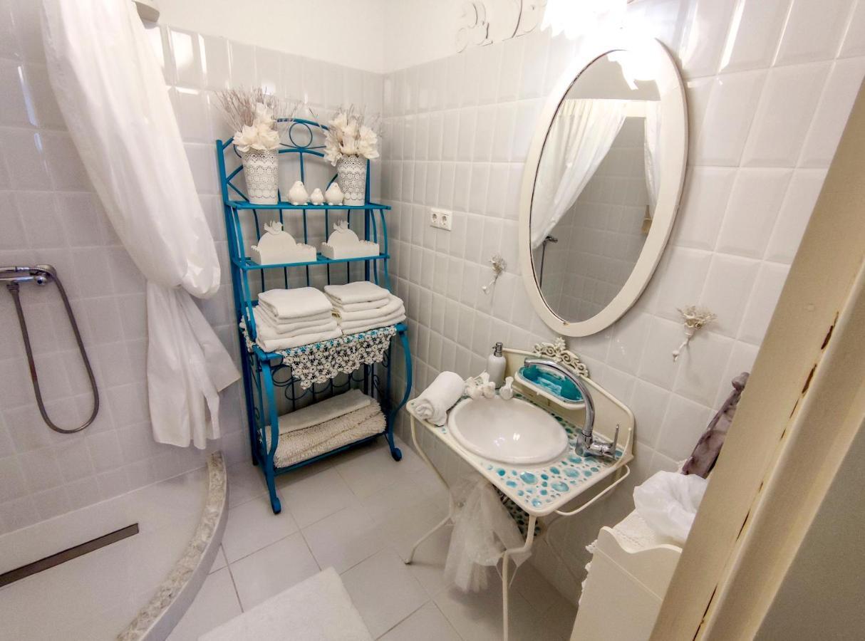 Готель Feher Tulipan Apartman Дебрецен Екстер'єр фото