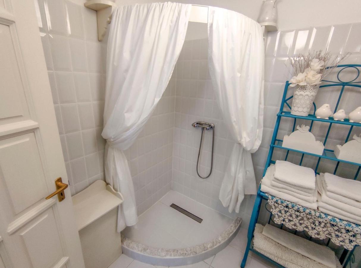 Готель Feher Tulipan Apartman Дебрецен Екстер'єр фото