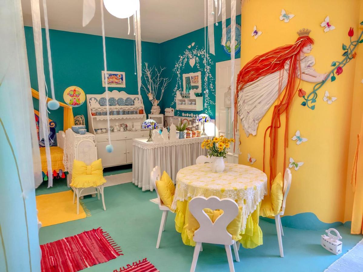 Готель Feher Tulipan Apartman Дебрецен Екстер'єр фото
